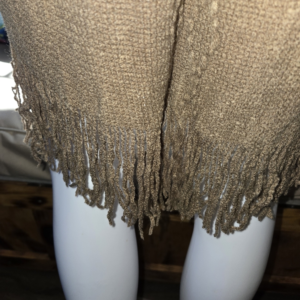 New! Beach Cover up Pullover Shawl - Picture 4 of 7